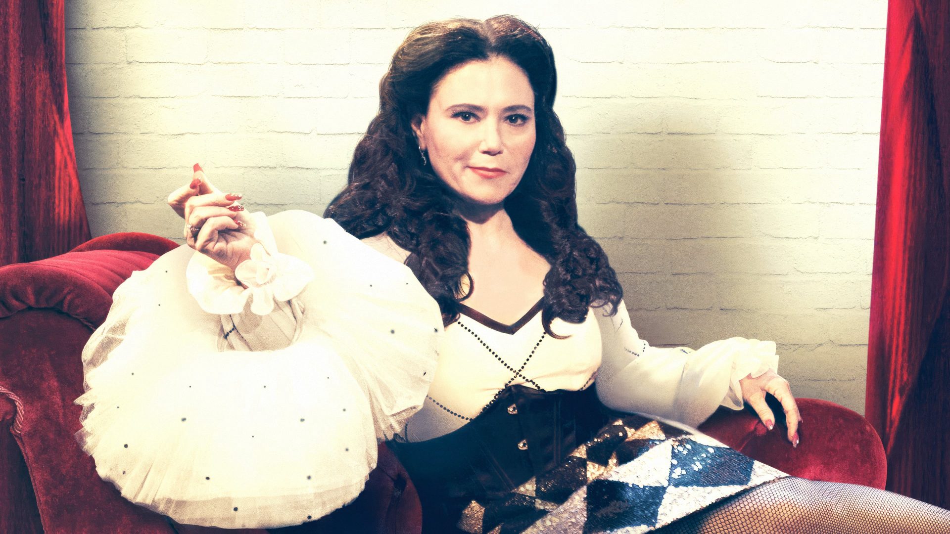 Phim Alex Borstein – Corsets & Clown Suits